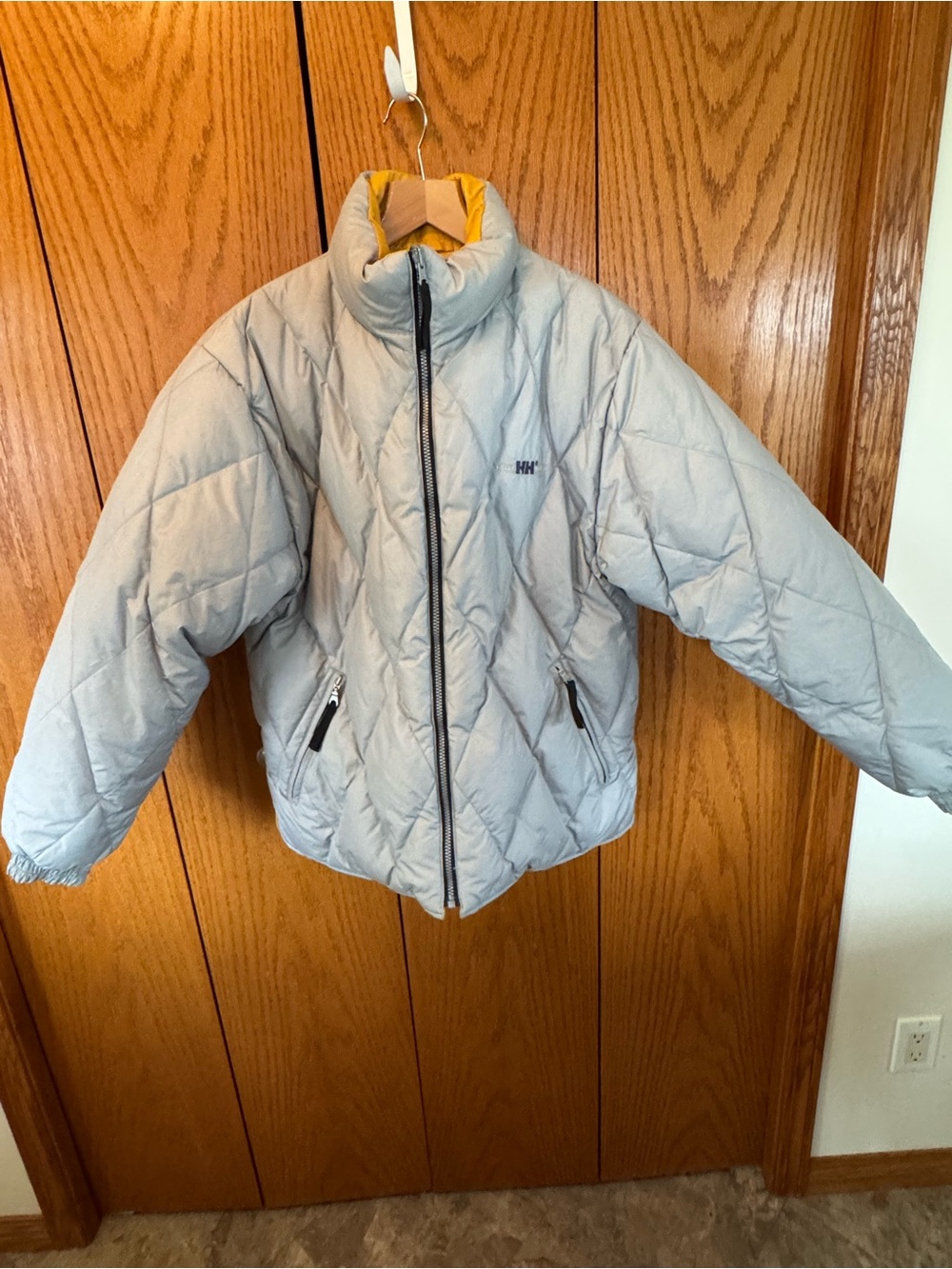 Helly Hansen reversible Light Gray/yellow Puffer vintage Jacket.